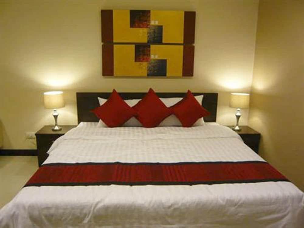 The Atrium Ratchada 13 Aparthotel Μπανγκόκ Εξωτερικό φωτογραφία
