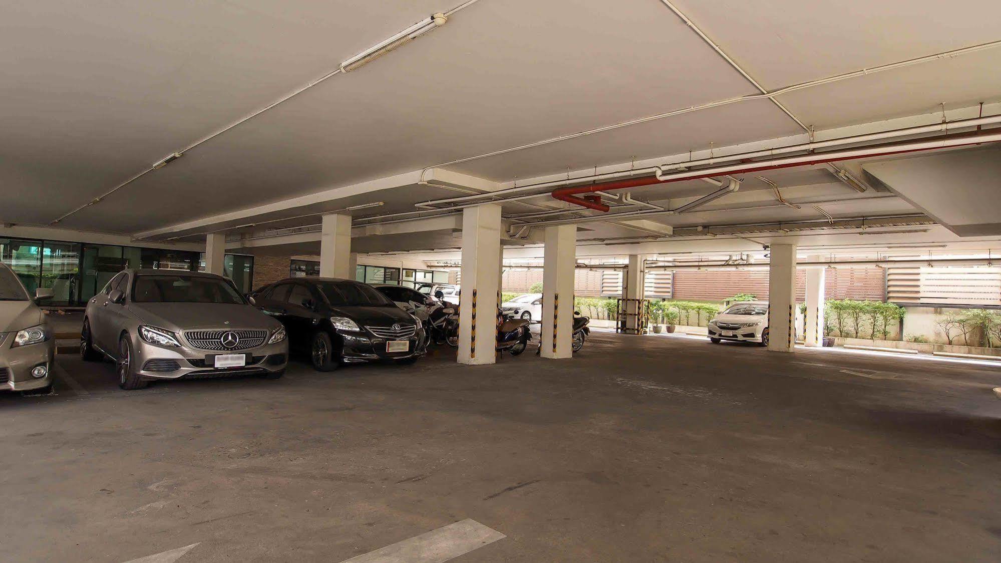 The Atrium Ratchada 13 Aparthotel Μπανγκόκ Εξωτερικό φωτογραφία