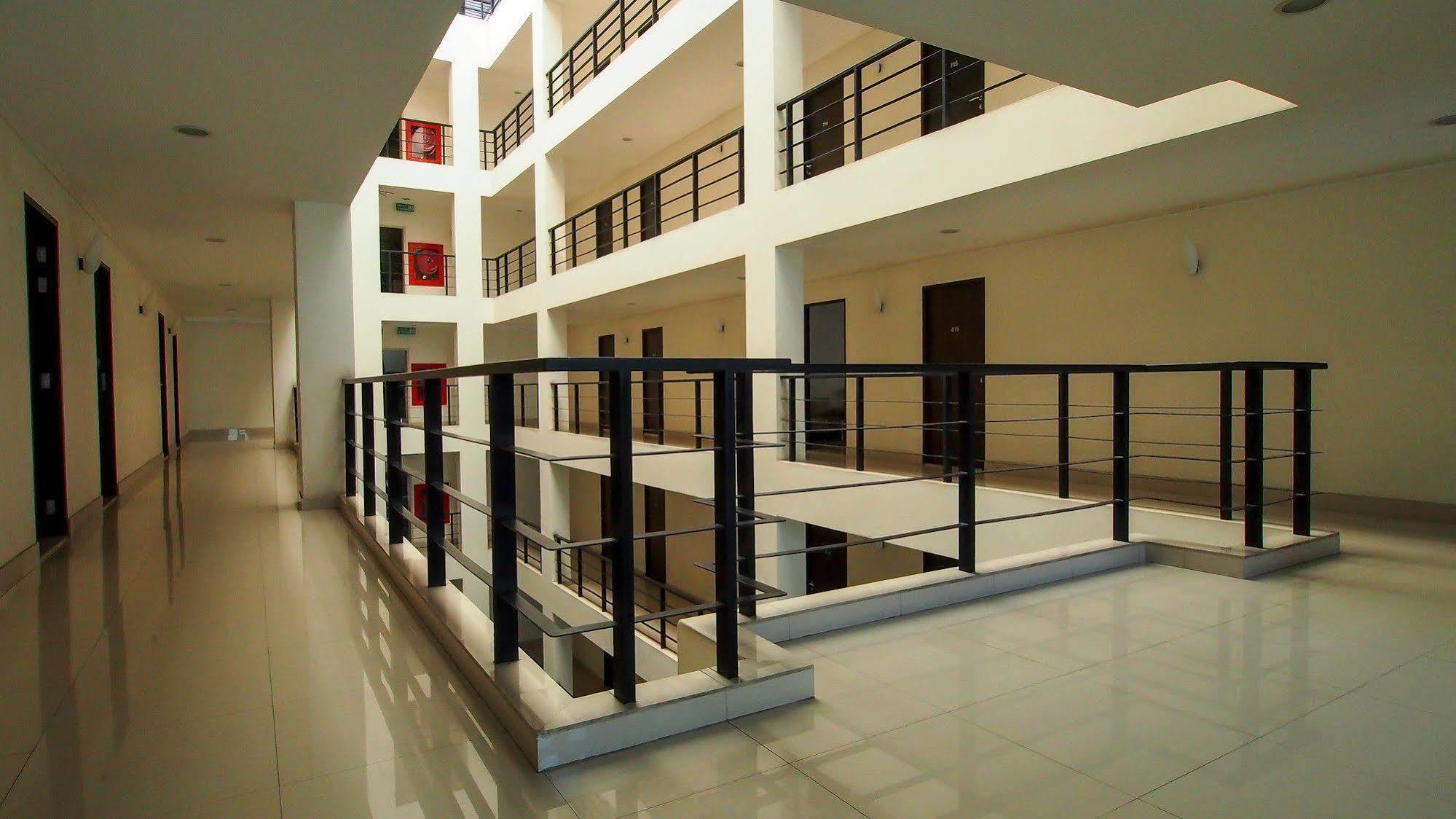 The Atrium Ratchada 13 Aparthotel Μπανγκόκ Εξωτερικό φωτογραφία